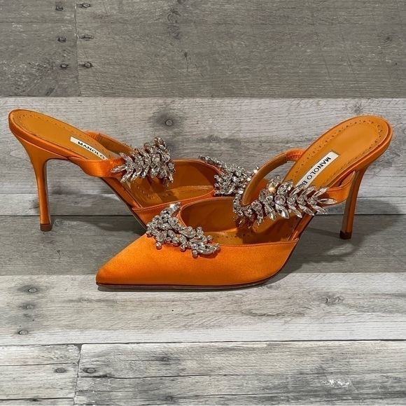 サンダル・ミュール Manolo Blahnik Orange satin Permu mules (PERMU2241693 DORA) m_680b7d621493777c8a35a9ee.jpeg